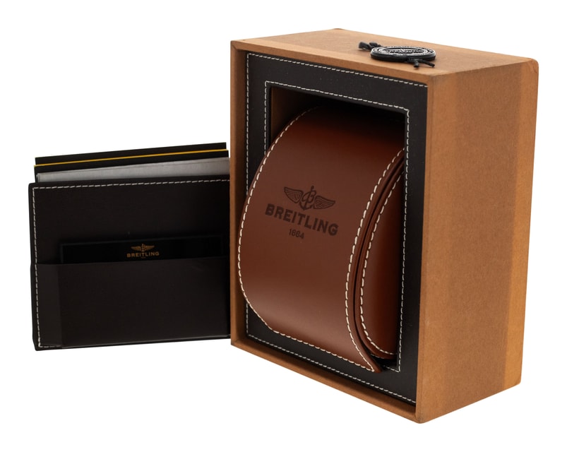 Breitling Super Avenger II A13371 Image 4